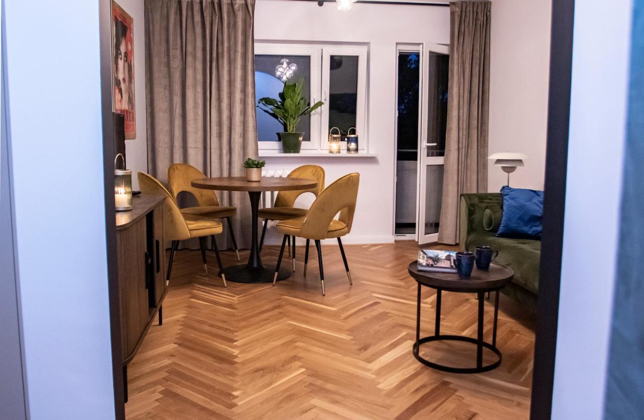Apartament Przy Metrze Wierzbno Z Nuta Vintage Warszawa Zewnętrze zdjęcie